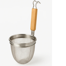 Noodle basket, round bottom, wooden handle